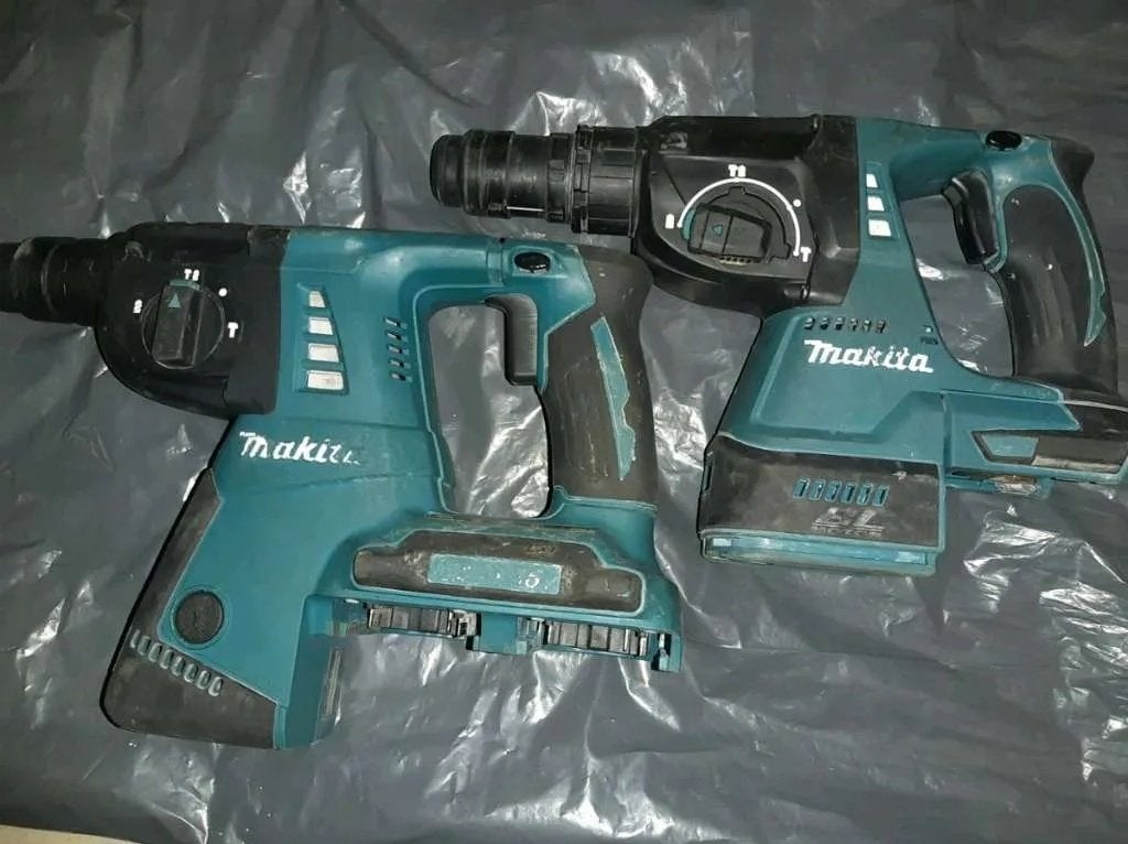 Te koop: 2 stuks Makita boorhamers, Ophalen of Verzenden, Zo goed als nieuw, Boormachine