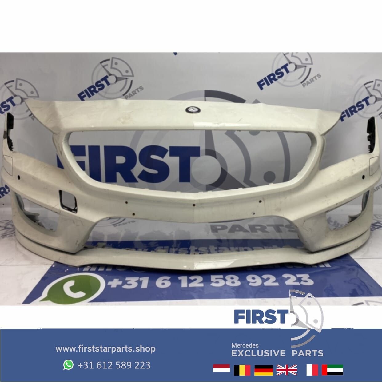 W117 CLA AMG VOORBUMPER WIT PDC / KOPLAMP SPROEIERS 2013-201, -, Voor, Ophalen of Verzenden, Bumper