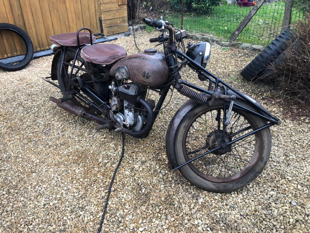 SET VAN 2 FN XIII MOTORFIETSEN UIT 1947 EN 1948, Motoren, Onderdelen | Oldtimers, Ophalen