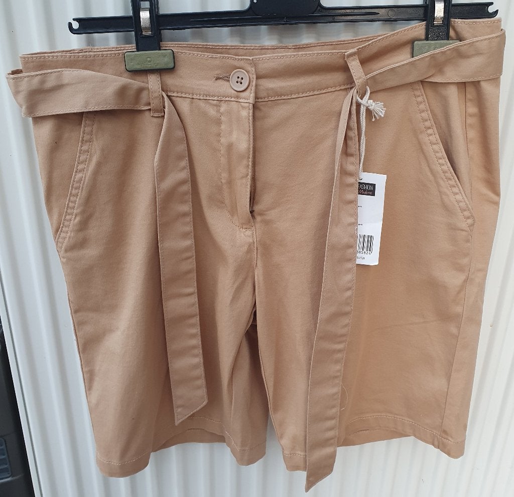 Bruine short van up2fashion maat 40, Kleding | Dames, Broeken en Pantalons, Maat 38/40 (M), Bruin, Up2 fashion, Nieuw