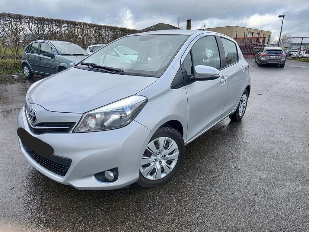 Toyota Yaris 1.3benzine Automatique gekeurd, Automaat, Euro 5, Stof, 4 cilinders