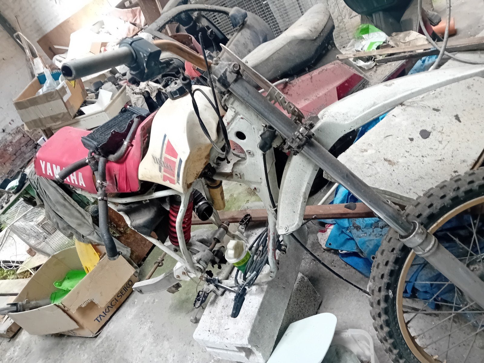 yamaha yz  125   83/84  sortie de grange, Particulier