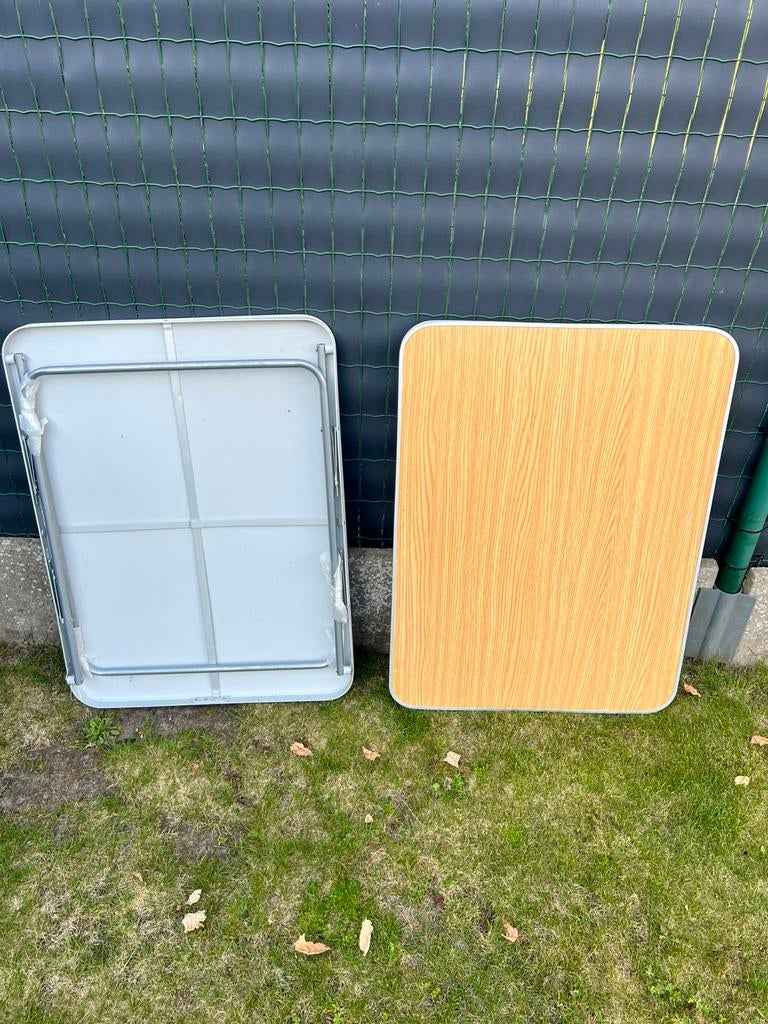 2 tables pliantes, Caravanes & Camping, Camping-car Accessoires, Enlèvement, Comme neuf