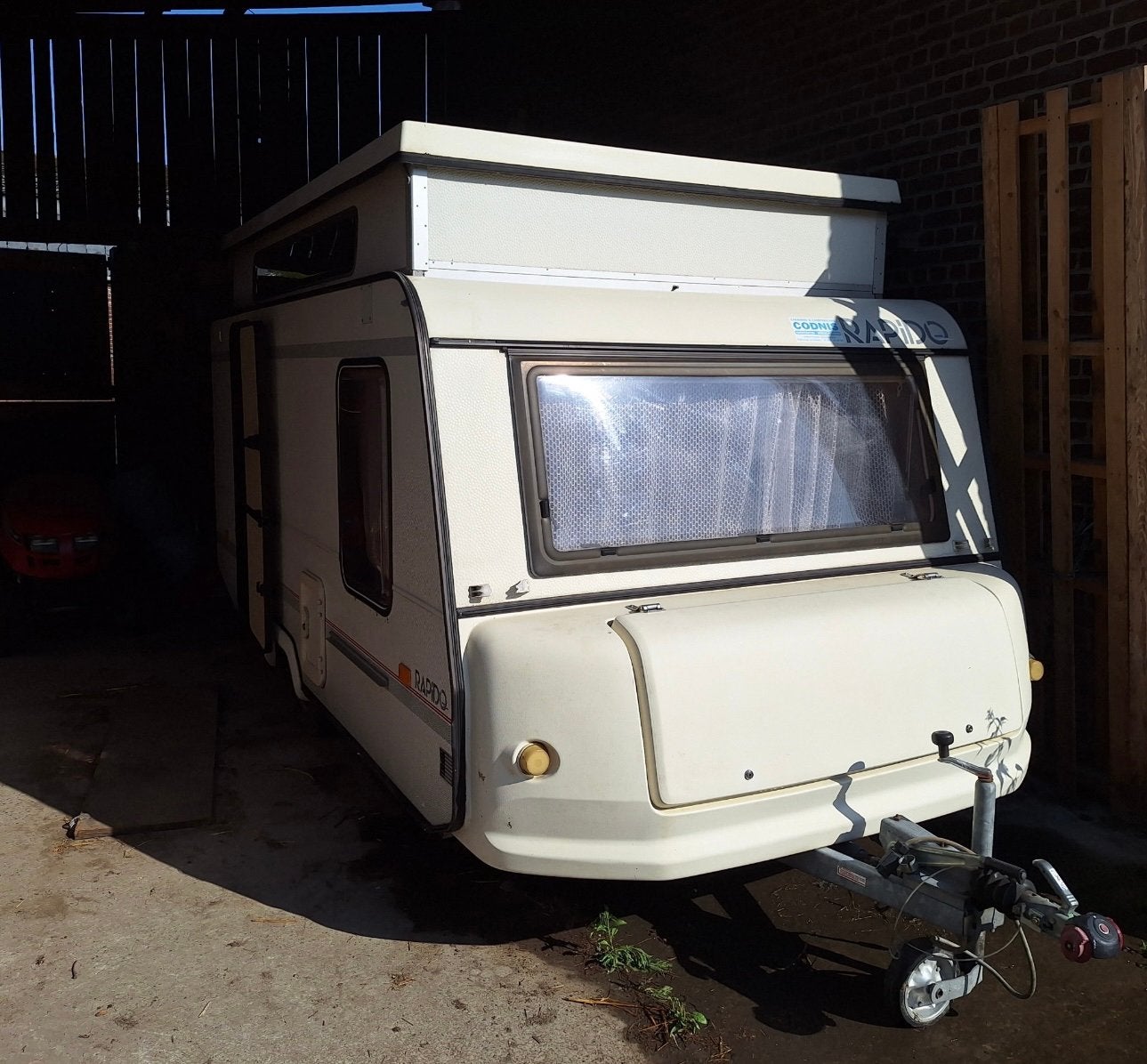 Tres belle caravane rapido avec wc, Auvent, Lit fixe, Rapido, Particulier