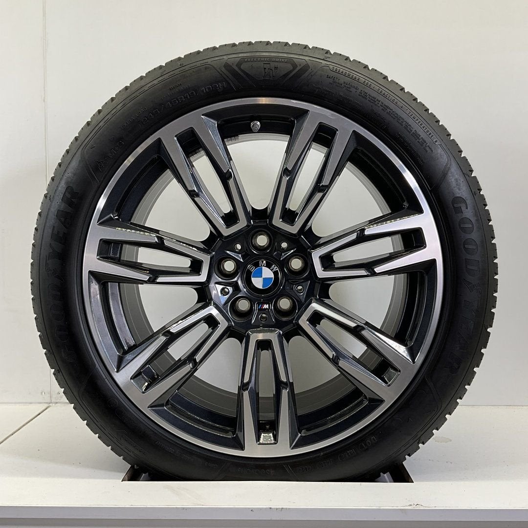 BMW 5 SERIE G60 I5 G60 SET VELGEN + 4 SEASON BANDEN 19 INCH, Auto-onderdelen, 19 inch, -, -, Banden en Velgen