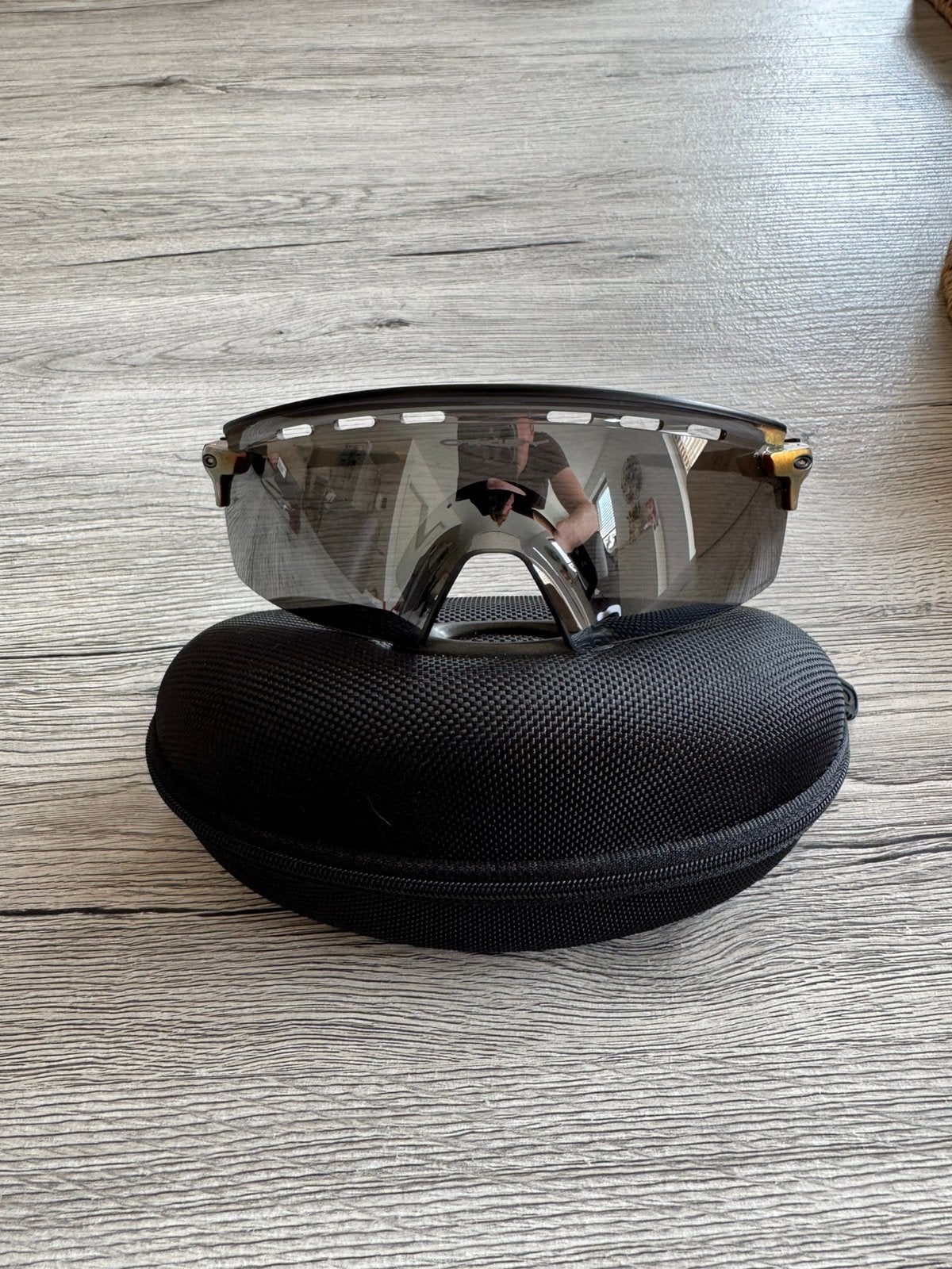 Oakley encoder strike vented (nieuw), Bijoux, Sacs & Beauté, Lunettes de Soleil & Lunettes | Femmes, Enlèvement ou Envoi, Comme neuf