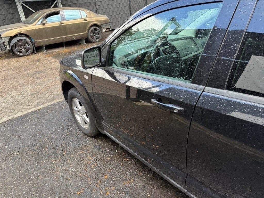 PORTE AVANT GAUCHE Dodge Journey (01-2008/12-2020), Taurusavenue 1
2132 LS  Hoofddorp, NL, Webaccessibility@stellantis.com, Stellantis N.V.