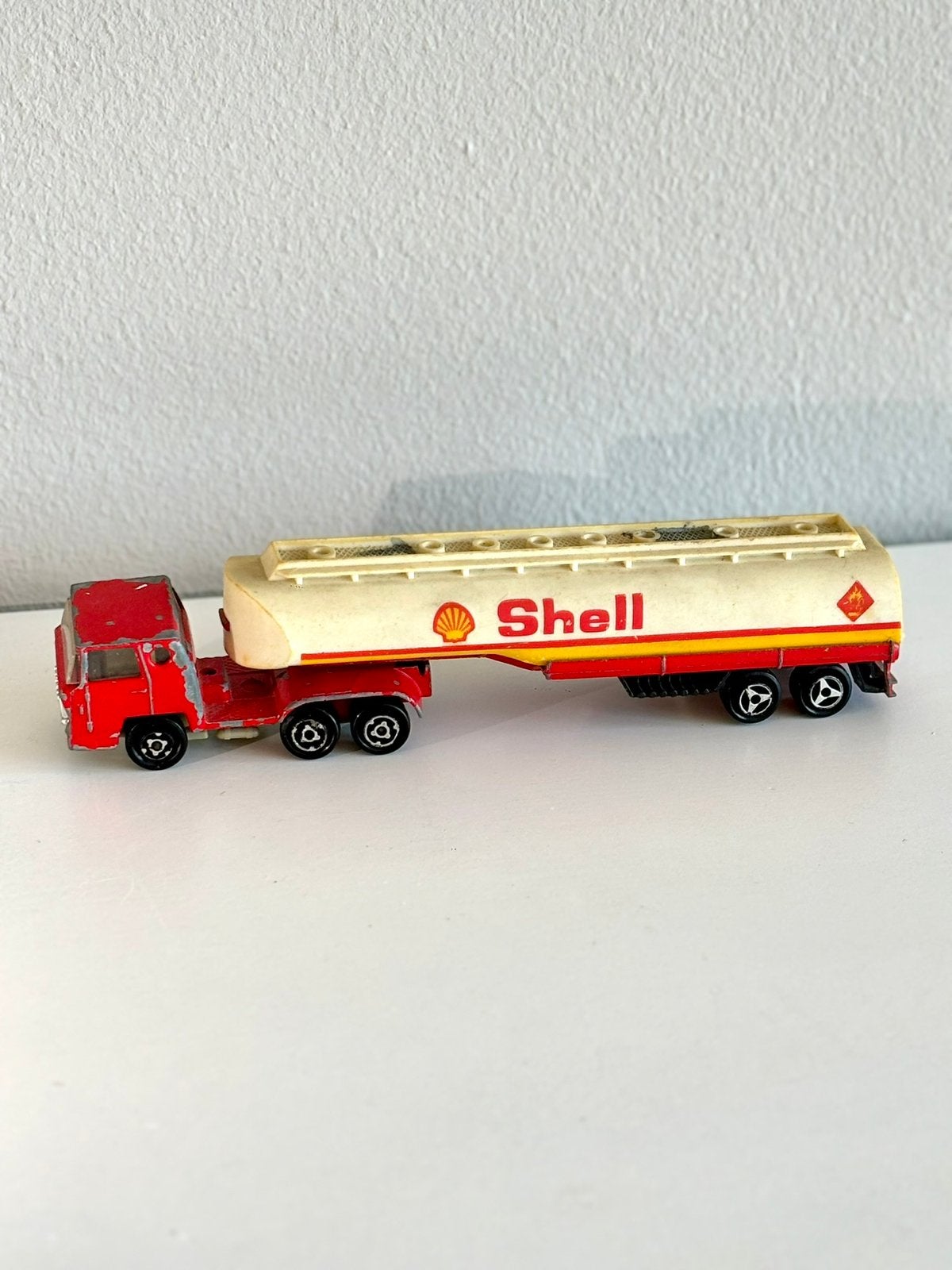 Bernard Shell Tanker Majorette Vrachtwagen No. 364, Enlèvement ou Envoi, Comme neuf, Bus ou Camion