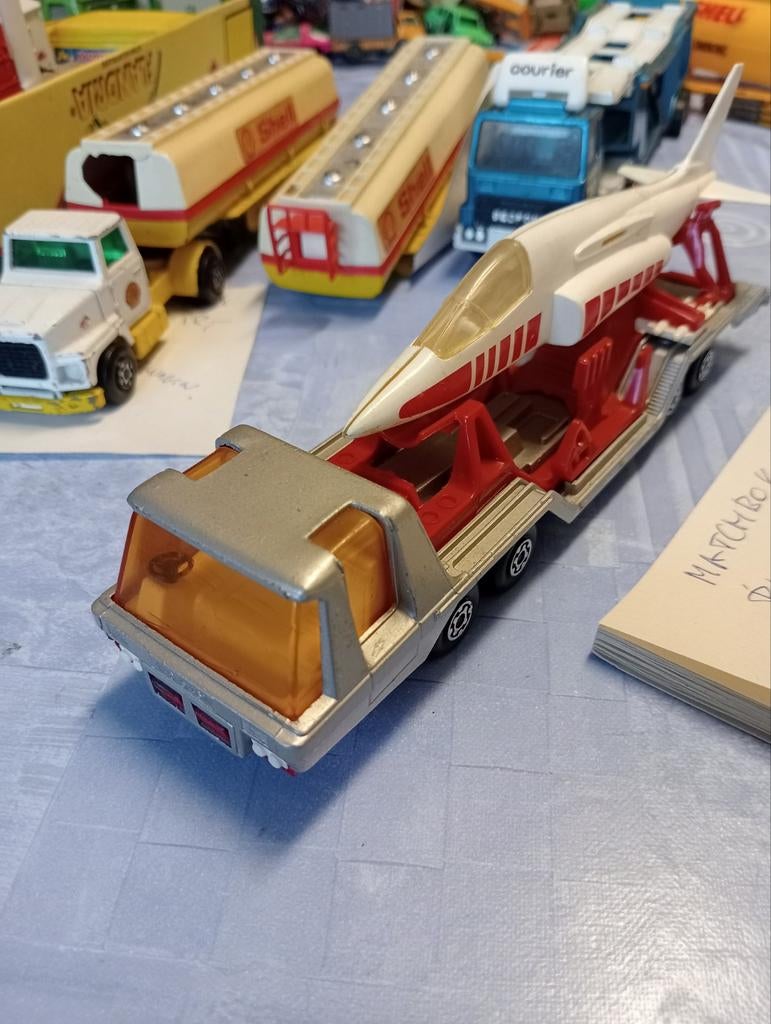 Camion métallique Matchbox avec avion, Enlèvement ou Envoi, Matchbox