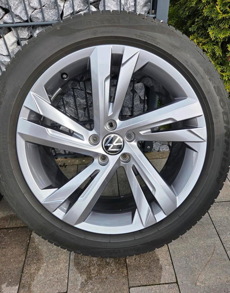 Volkswagen tigiuan velgen 19inch velgen + zomerbanden, Auto-onderdelen, Banden en Velgen, Banden en Velgen, Zomerbanden, 19 inch