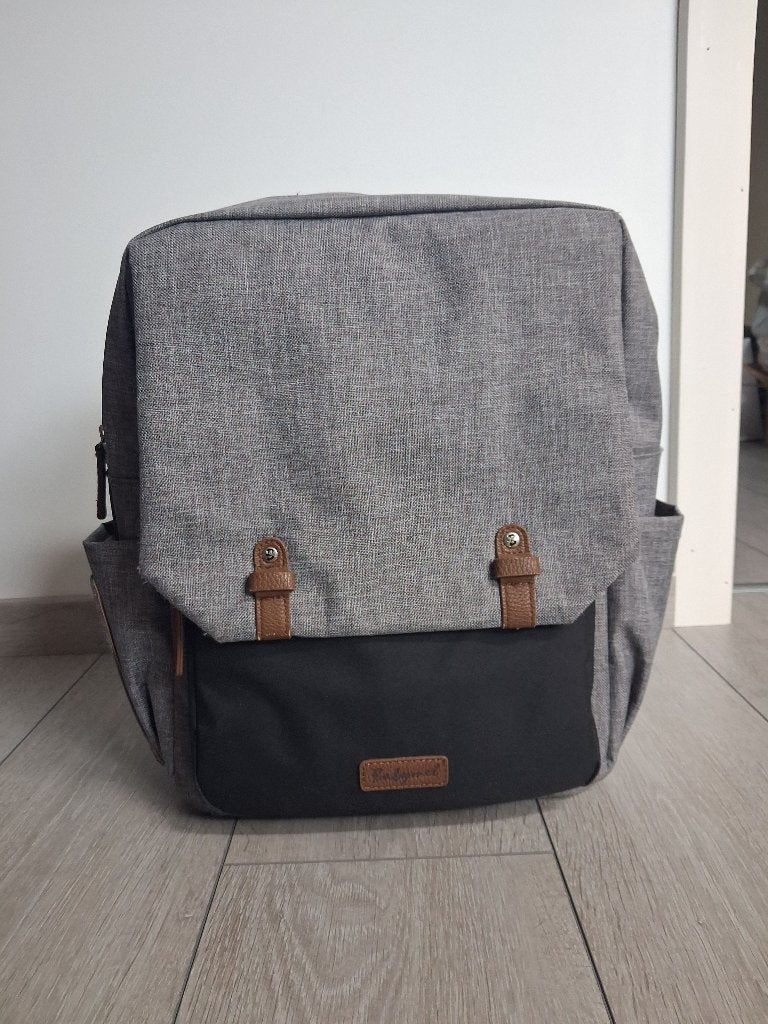 Sac à couches Babynel - comme neuf, Enfants & Bébés, Sac à langer bébé, Poches supplémentaires, Gris, Comme neuf, Enlèvement
