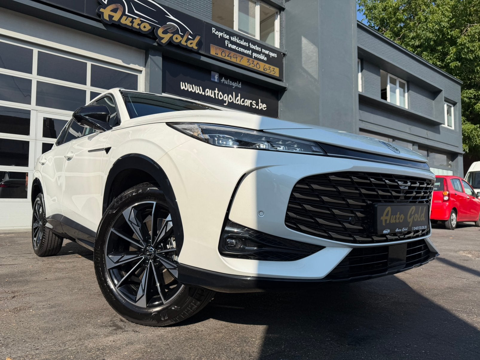 MG HS HYBRID+ FULL OPTION CARBON UNIQUE 358 CHV !!, Auto's, MG, Automaat, 4 cilinders, Leder, 105 kW