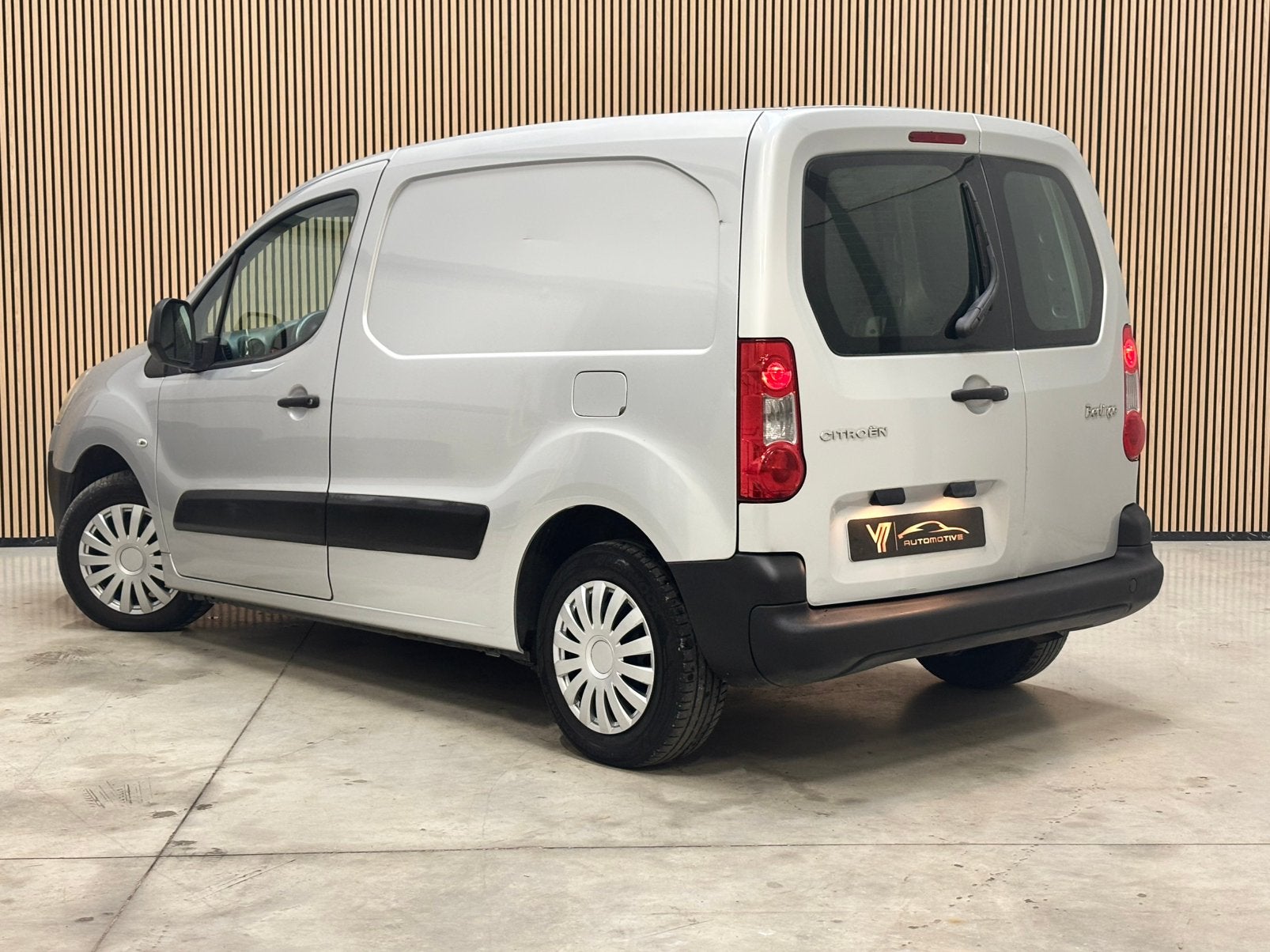Citroen berlingo licht vracht 3 zit gekeurd, Auto's, Stof, Zwart, Citroën, 1600 cc