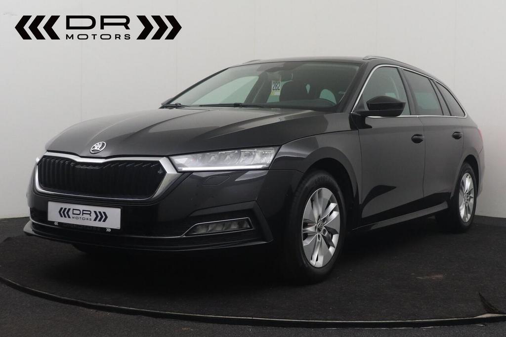 Skoda Octavia COMBI 1.0TSI AMBITION - NEW MODEL / APPLE CAR, Auto's, 0 kg, Zwart, 0 kg, Bedrijf