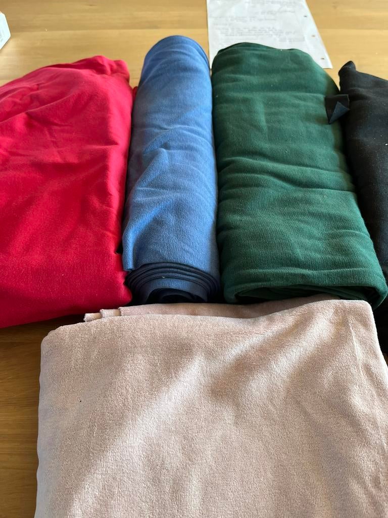 Lot stoffen, Hobby en Vrije tijd, Overige kleuren, Ophalen of Verzenden, Zo goed als nieuw, Ribstof