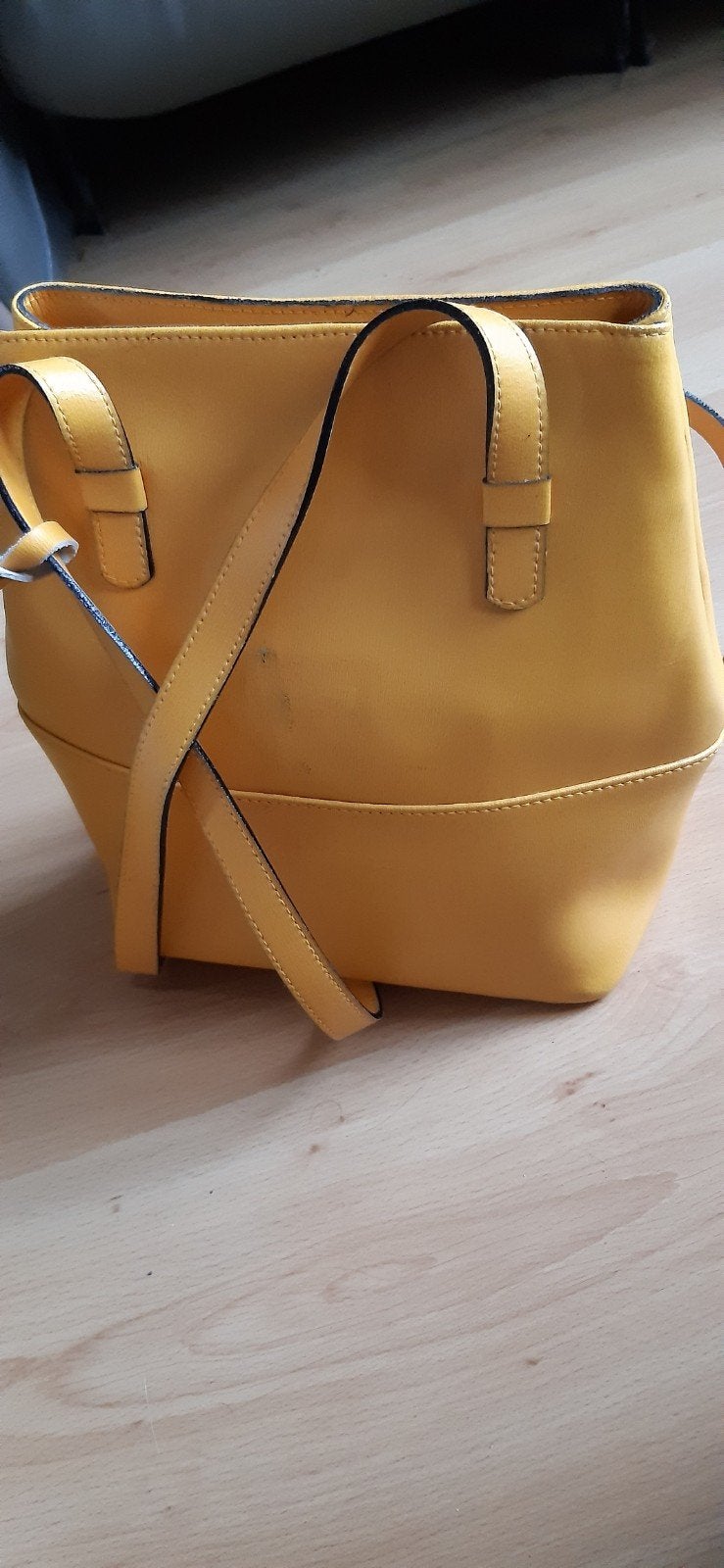 Sac Canberra en cuir jaune, Bijoux, Sacs & Beauté, Enlèvement, Comme neuf, Jaune, Sac à bandoulière