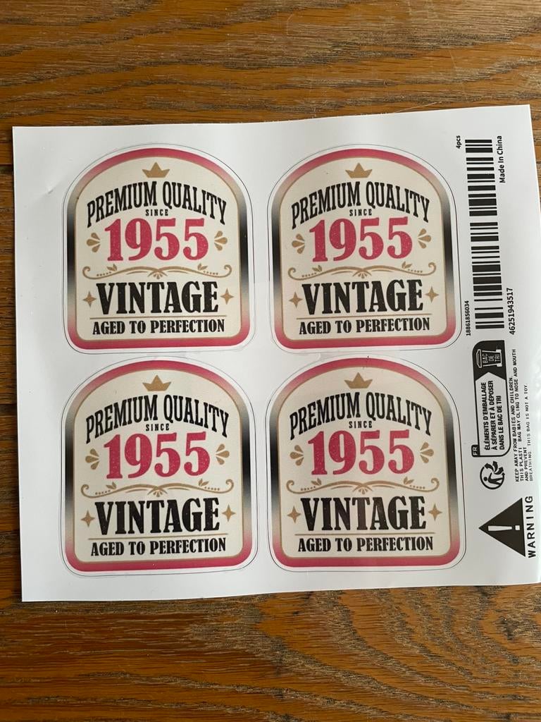 4 stickers “Premium quality 1955 vintage” 4,90 portkosten in, Verzenden, Zo goed als nieuw