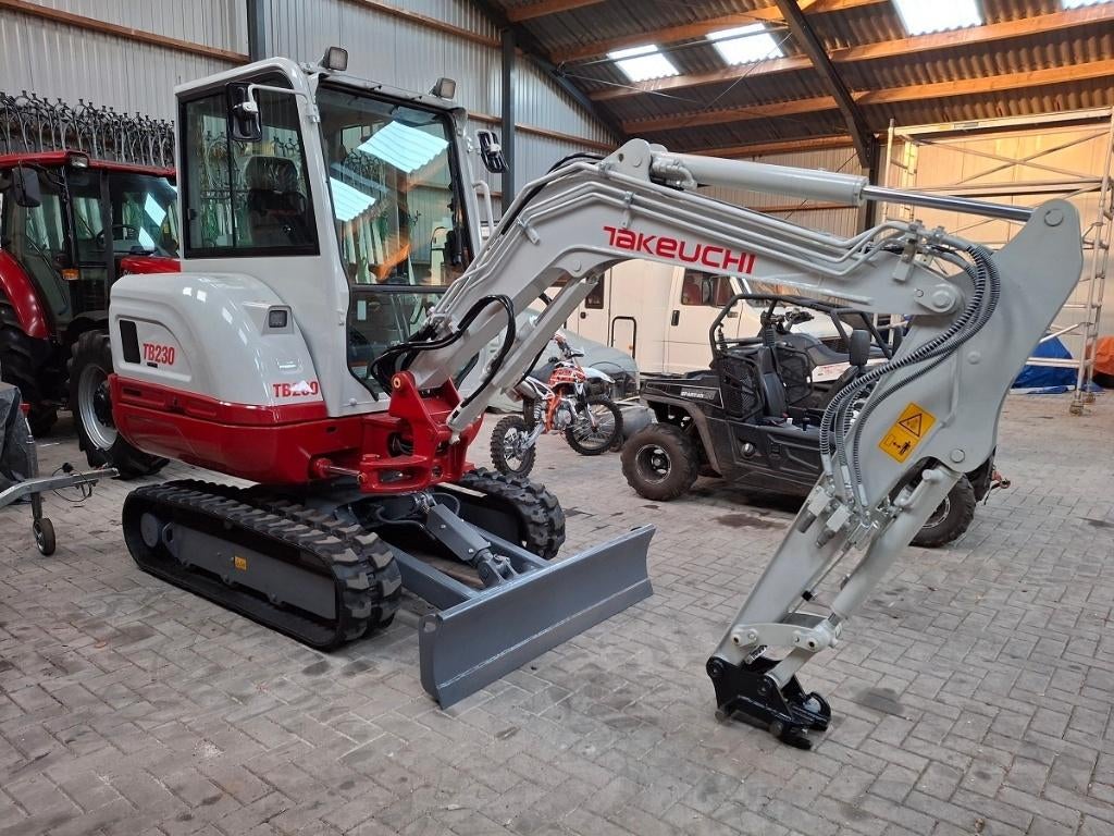 Takeuchi TB230, minigraver, minikraan, BJ2021., Ophalen, Graafmachine