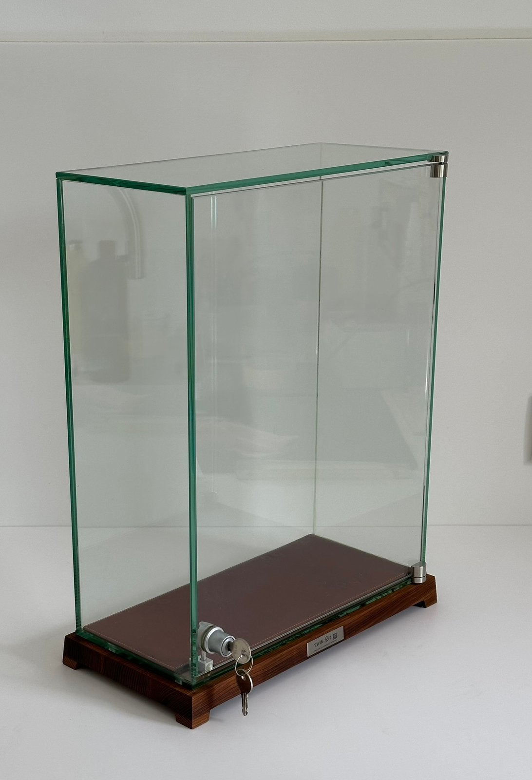 Vitrinekastje met slot, Ophalen, Zo goed als nieuw, Glas