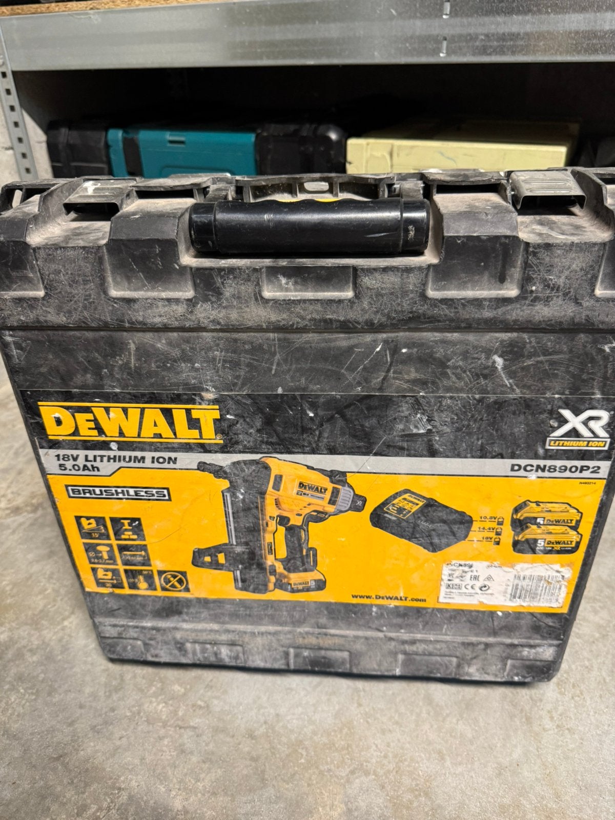 Dewalt beton tacker, Bricolage & Construction, Boîtes à outils, Enlèvement, Utilisé