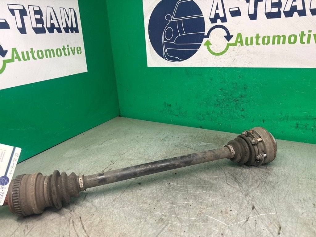 AANDRIJFAS RECHTS ACHTER BMW 1 serie (E87 / 87N), Auto-onderdelen, Gebruikt, BMW, Petuelring 130
80809  München, DE, Bayerische Motoren Werke AG