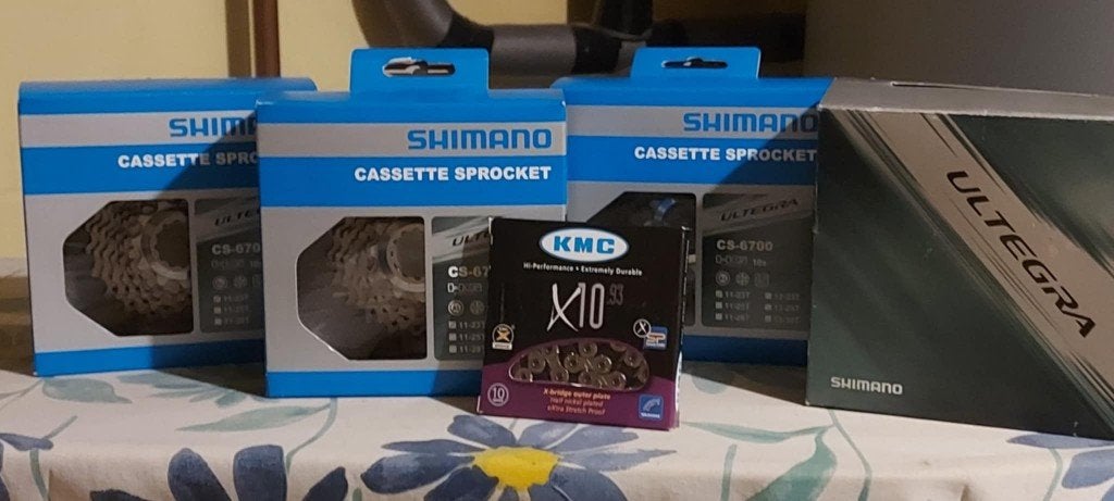 3 X Splinternieuwe Ultegra 6700 cassette + 1 ketting KMC, Fietsen en Brommers, Ophalen, Nieuw, Derailleur of Ketting, Shimano Ultegra