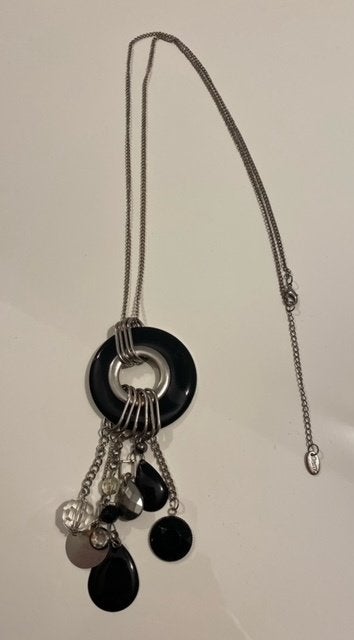 Zilverkleurige halsketting met hanger, Ophalen of Verzenden, Gebruikt, Zilver, Met hanger