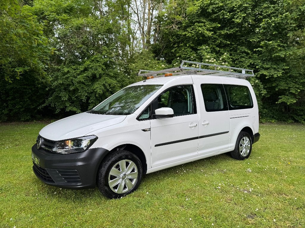 VOLKSWAGEN CADDY MAXI D.C.LICHTEVRACHT-BTW WAGEN - 78.000 KM, Stof, 4 cilinders, Volkswagen, 6 deurs