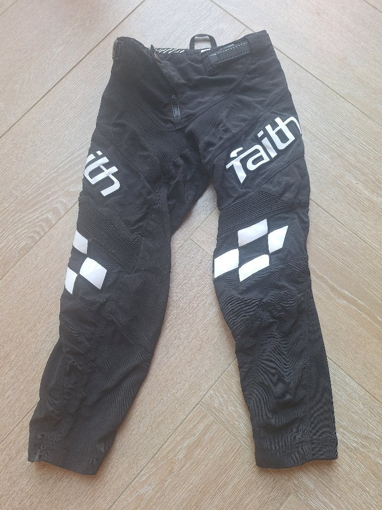 BMX broek Faith maat 24, Fietsen en Brommers, Ophalen, Zo goed als nieuw, Kinderen