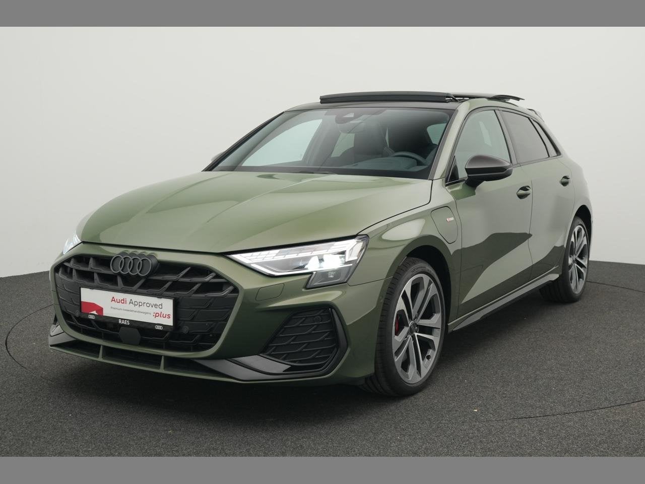Audi A3 Sportback PHEV Competition (200 kW 272 PK) /Pano/Son, Auto's, Automaat, https://public.car-pass.be/vhr/01250c89-9c3f-47e8-af7f-61c63055ae71