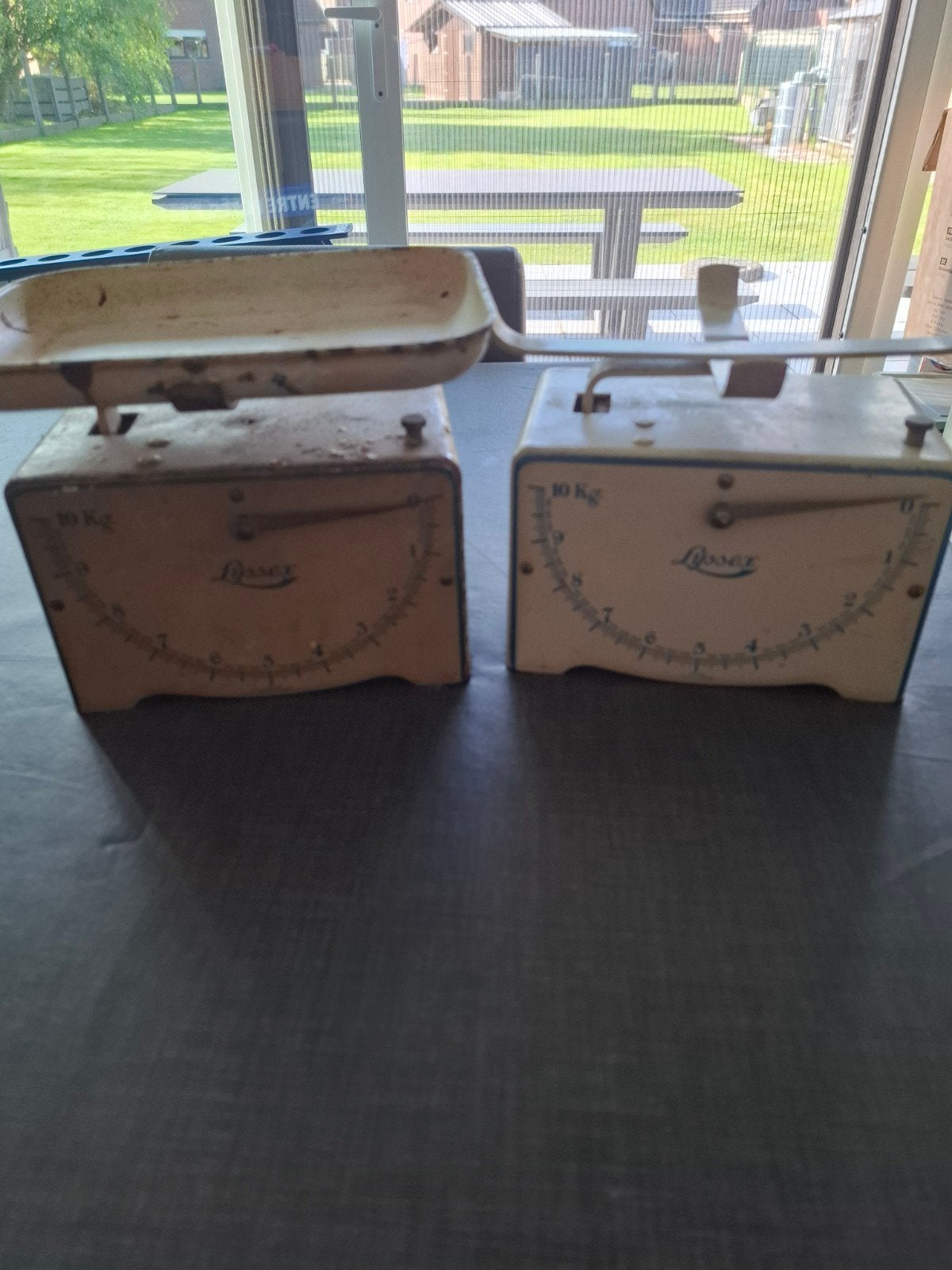 2 lyssex weegschalen, Enlèvement ou Envoi