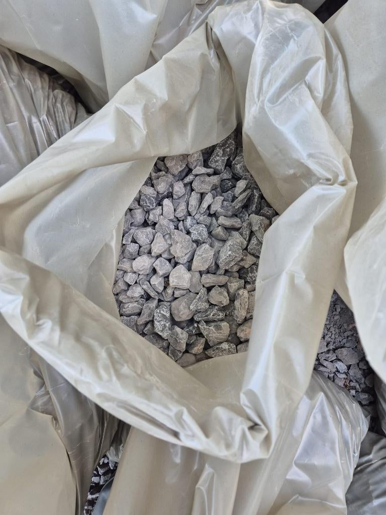 Siergrind Breuksteen 20/32 mm, 150 zakken, Tuin en Terras, Ophalen, Gebruikt, Grind, Grijs