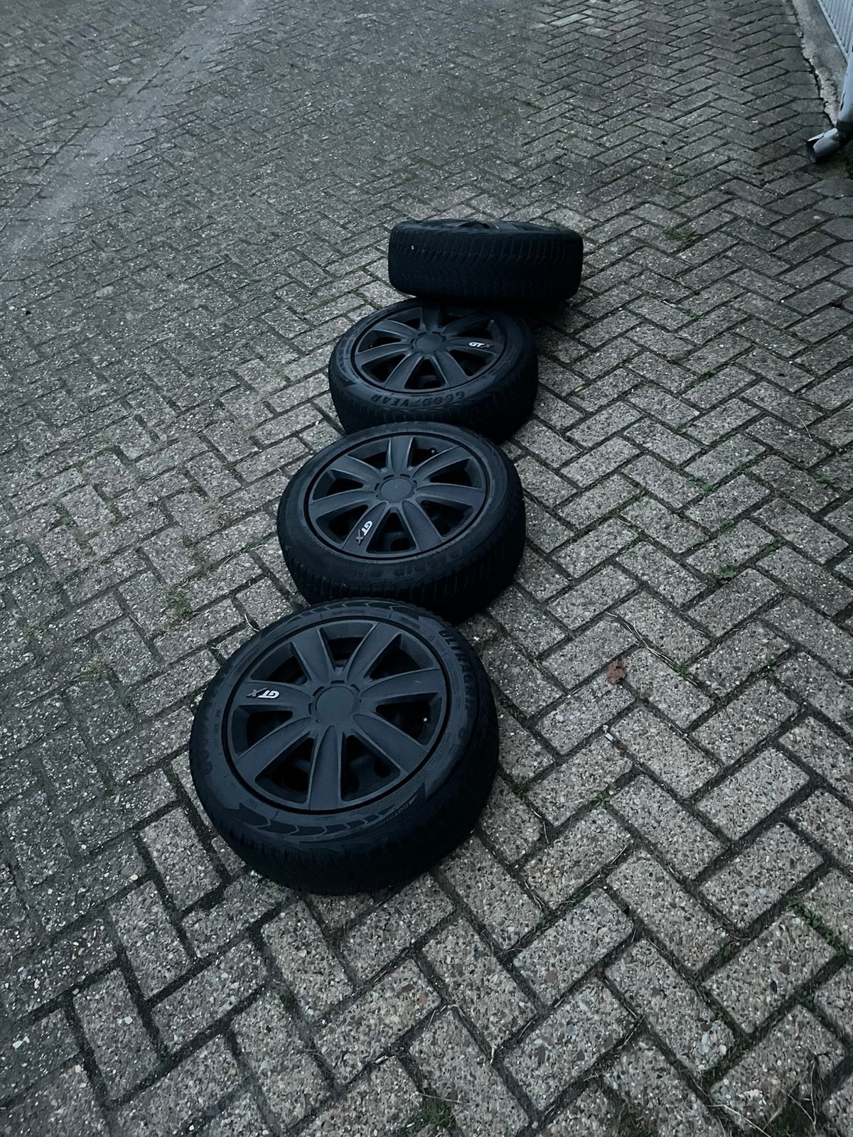 4 x winterbanden goodyear, Auto-onderdelen, Ophalen, Winterbanden, Velg(en)