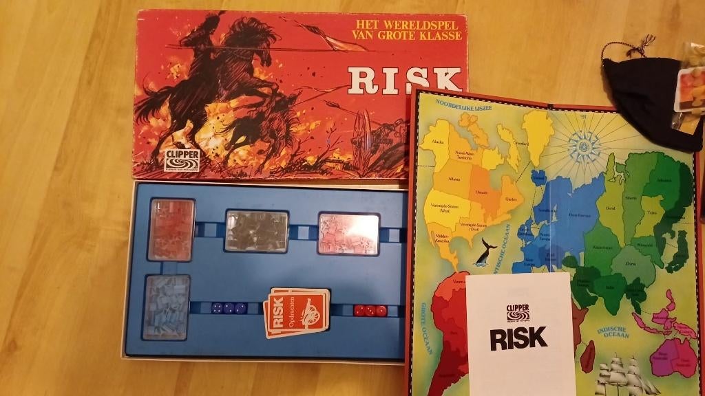 bordspel 1976 of 1980 limited Risk rode doos, Hobby en Vrije tijd, Gezelschapsspellen | Bordspellen, Vijf spelers of meer, Ophalen of Verzenden