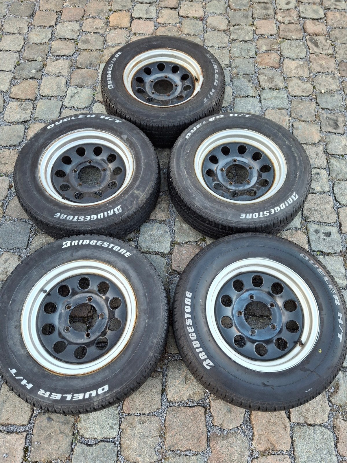 Banden met velgen suzuki samurai, Ophalen