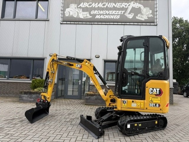 CAT 301.6 Bj2022 1400ur SLP/SRT Minigraver Minikraan NWST, Ophalen of Verzenden, Graafmachine