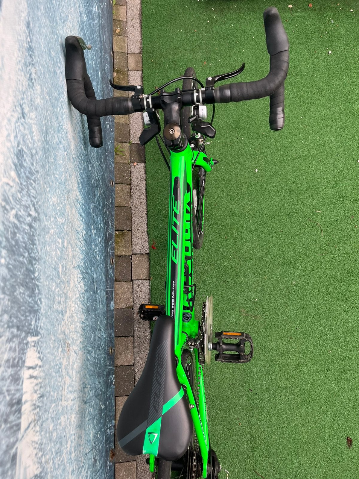 Vélo de route pour enfants Roubaix Elite 24 pouces, Vélos & Vélomoteurs, Autres marques, Frein sur jante, Aluminium, Comme neuf
