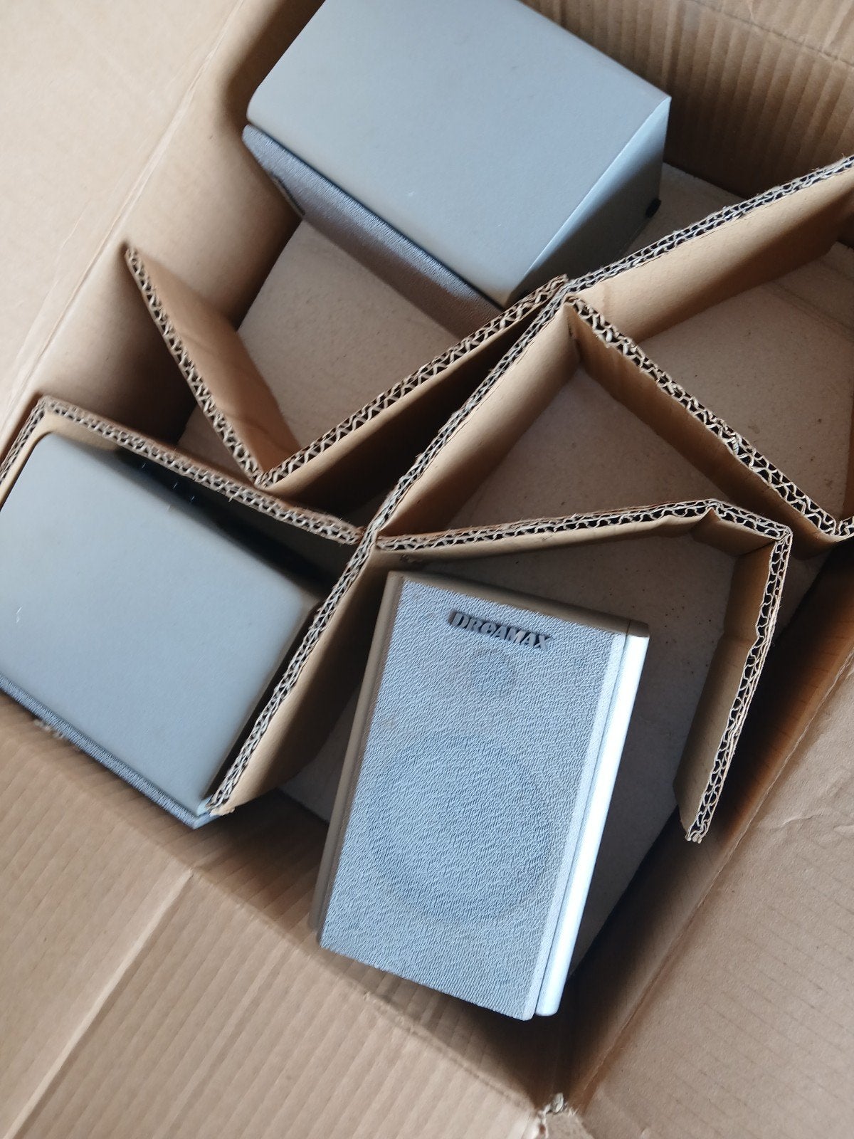 Dreamax surround, Ophalen