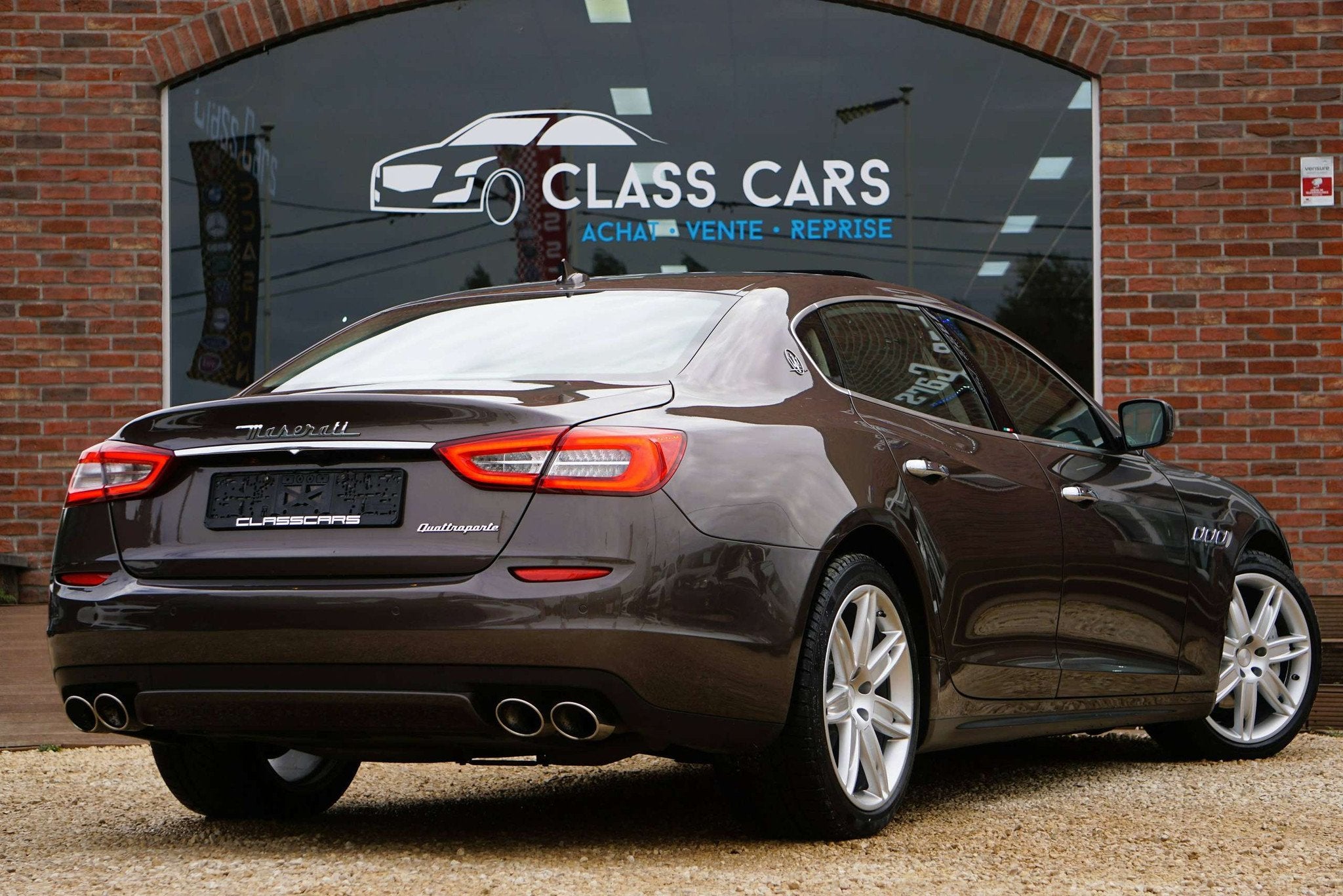 Maserati Quattroporte 3.0 D S AUTO LIMITED EDITION BI-XENON, Auto's, Automaat, Xenon verlichting, Gebruikt, Zwart