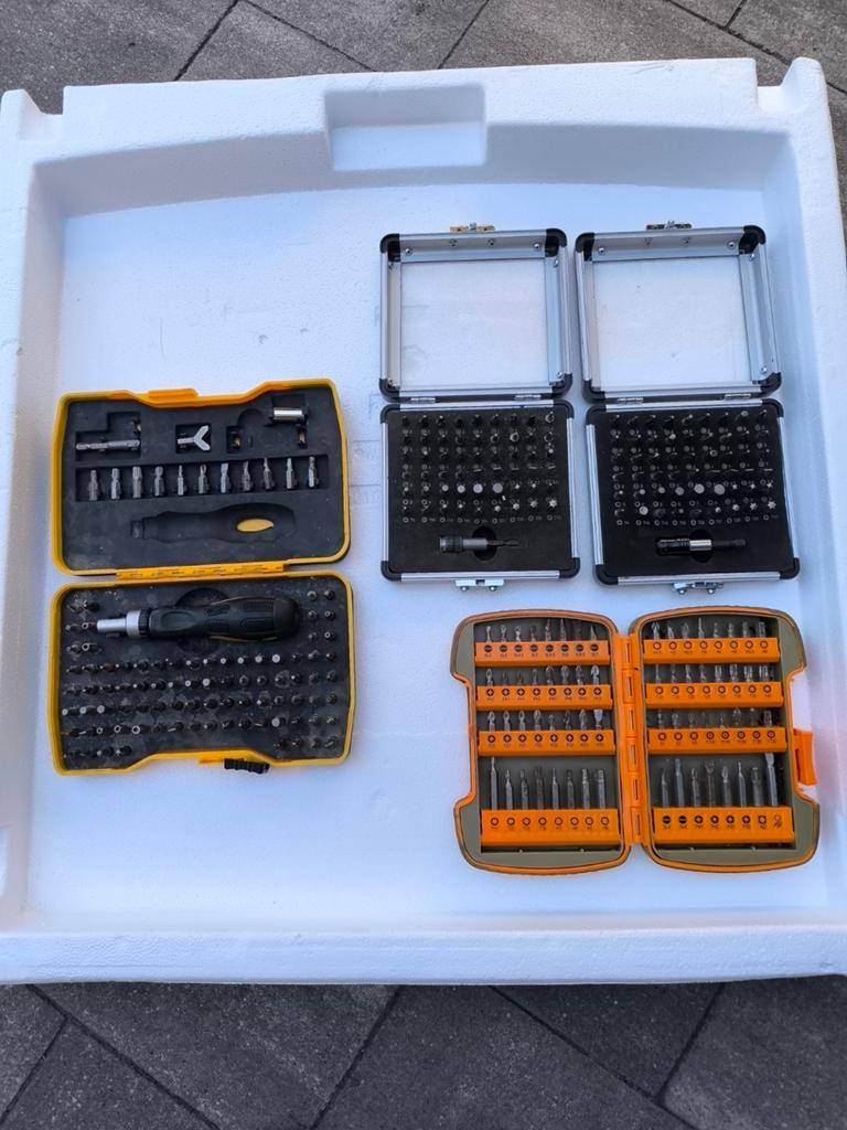 Lot schroevendraaier bits, Ophalen