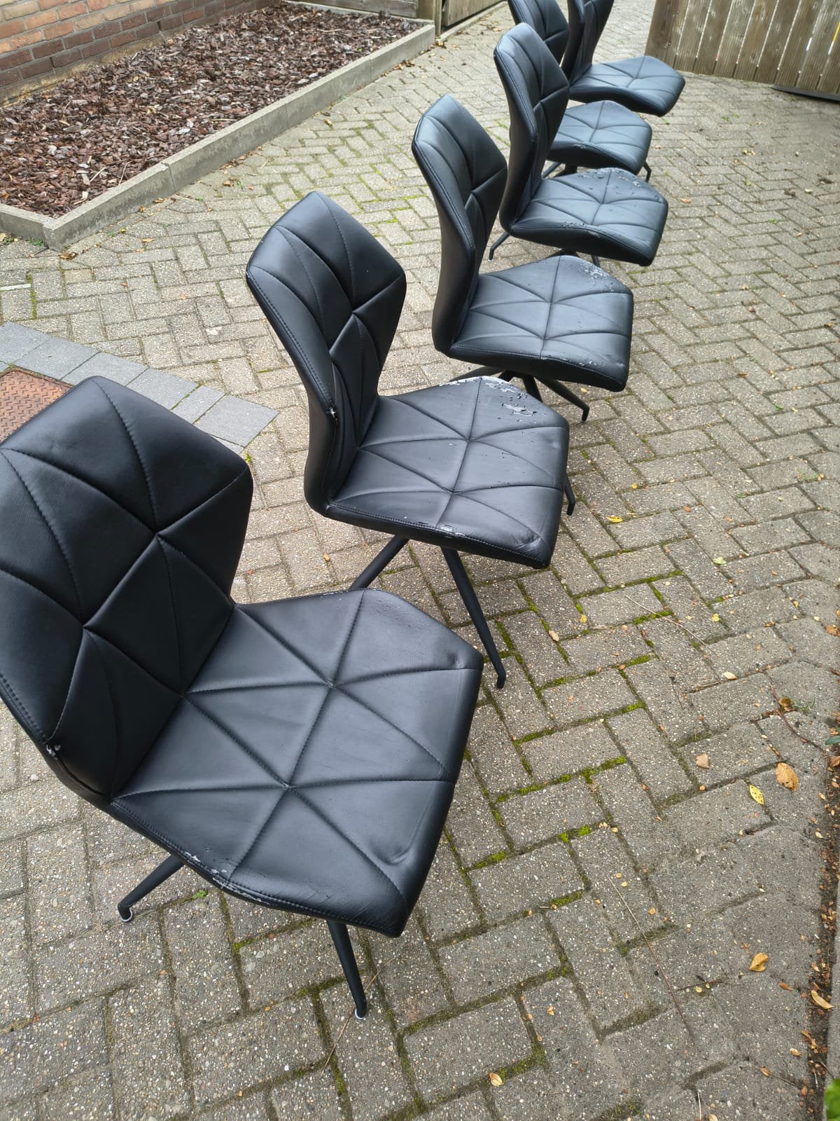 6 zwarte leren eetstoelen GRATIS, Huis en Inrichting, Ophalen, Gebruikt, Zwart, Vijf, Zes of meer stoelen
