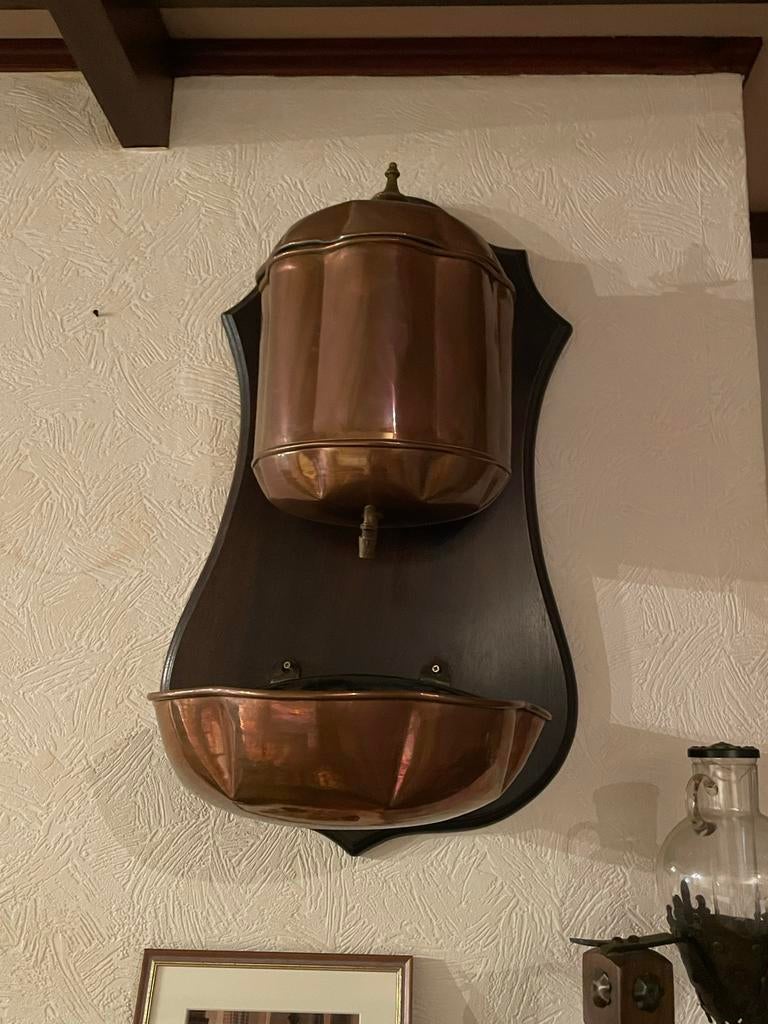 Antieke franse koperen lavabo wandfontijn, Ophalen, Koper