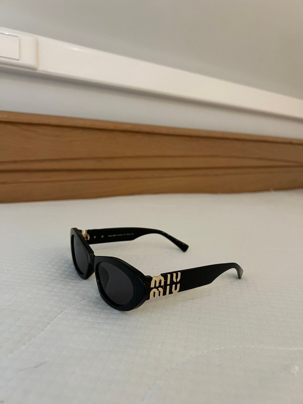 Miu Miu Zonnebril, Handtassen en Accessoires, Verzenden, Zo goed als nieuw, Zonnebril