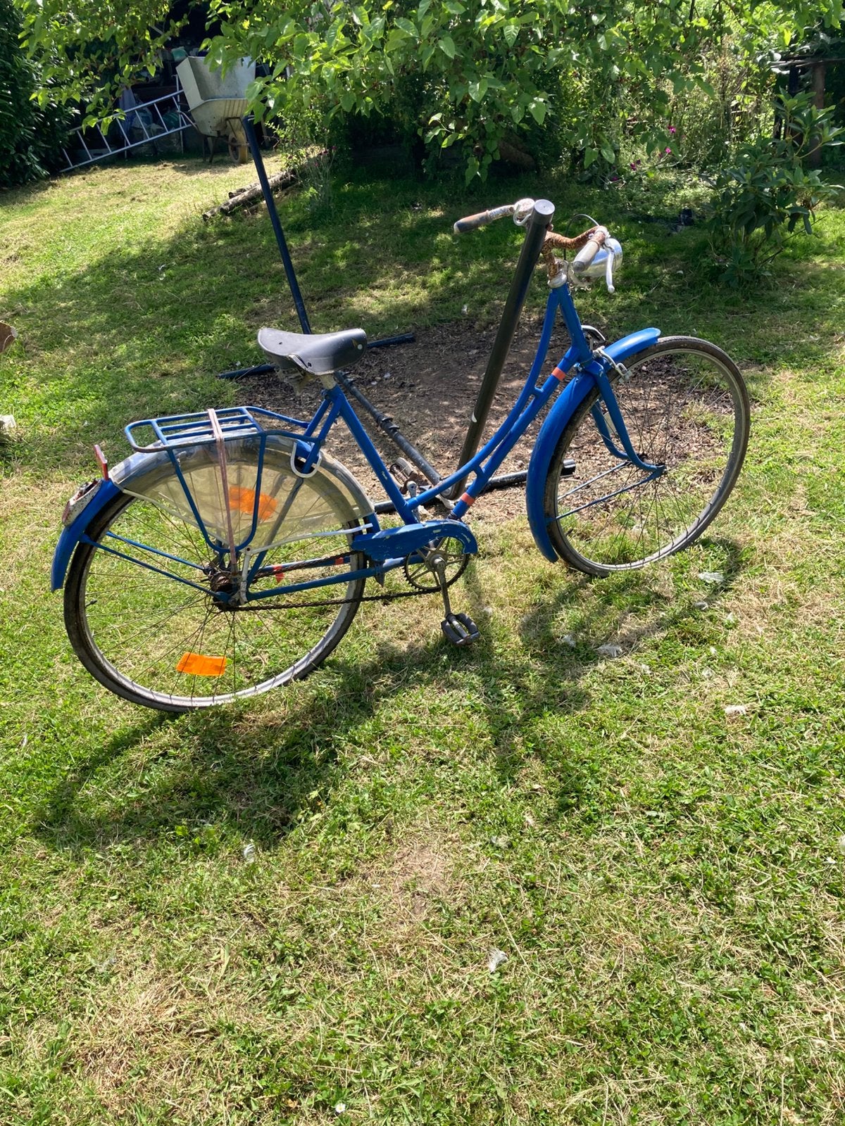 Oude dames fiets, Ophalen, Gebruikt