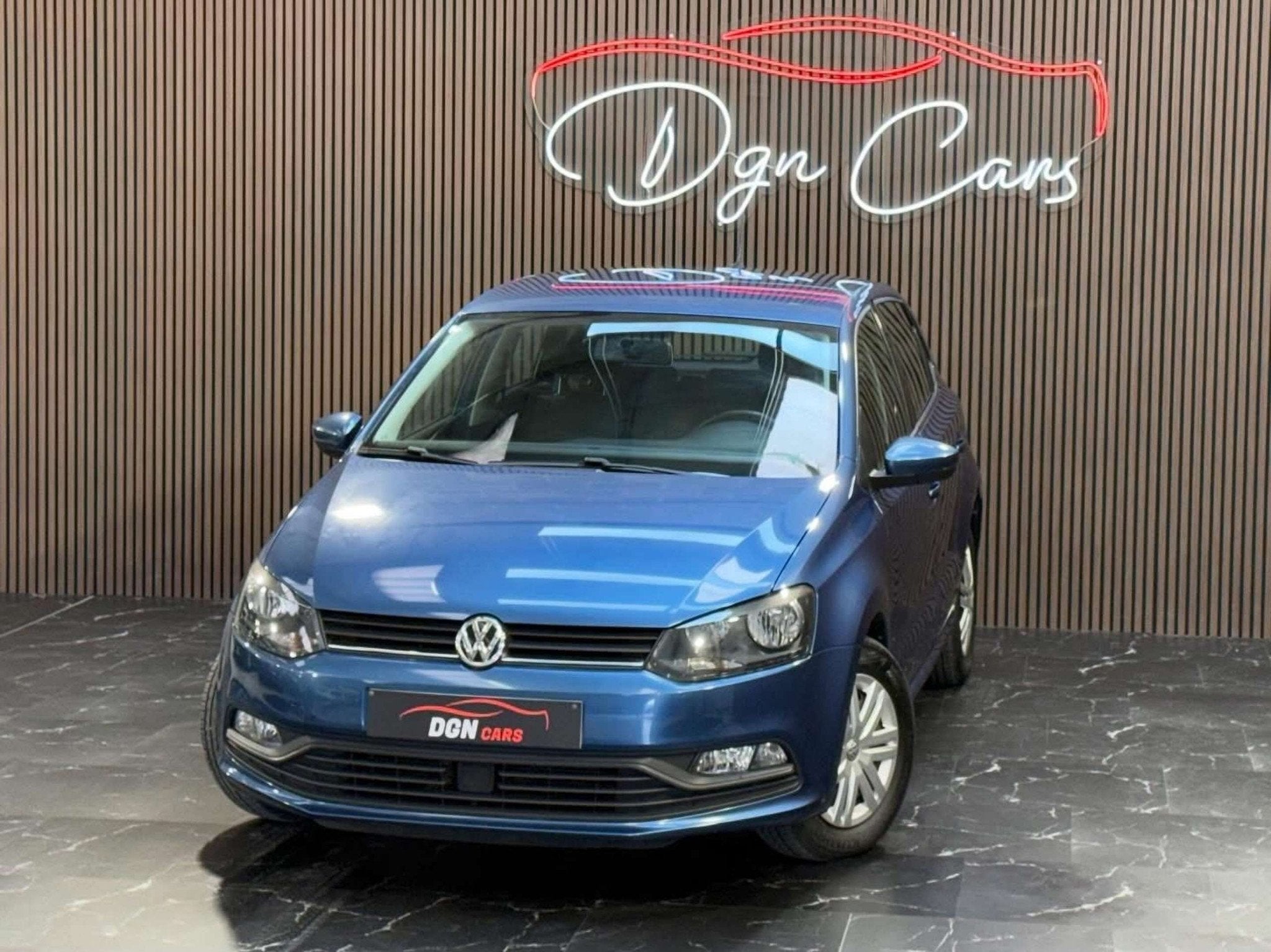 Volkswagen Polo Polo 1.0i Trendline (bj 2017), Auto's, Gebruikt, Blauw, Bedrijf, 1570 kg