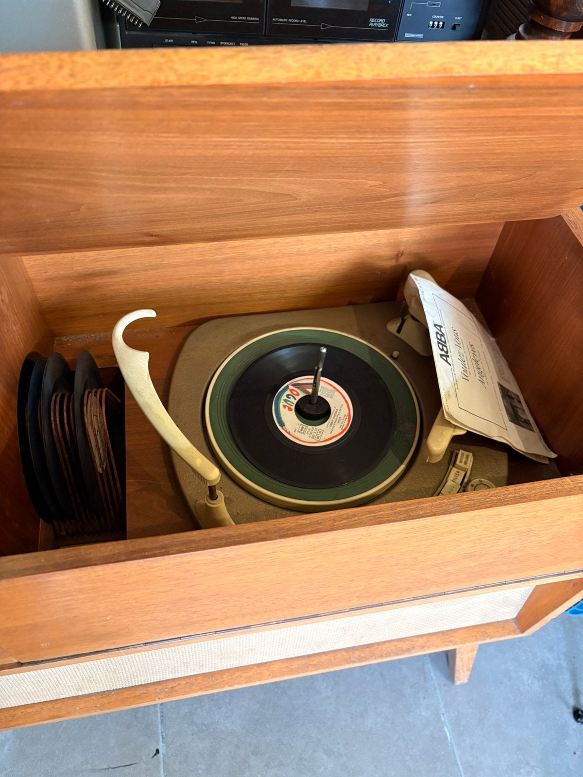 *** OUDE RADIO MERK BRAUN***, Antiek en Kunst, Ophalen
