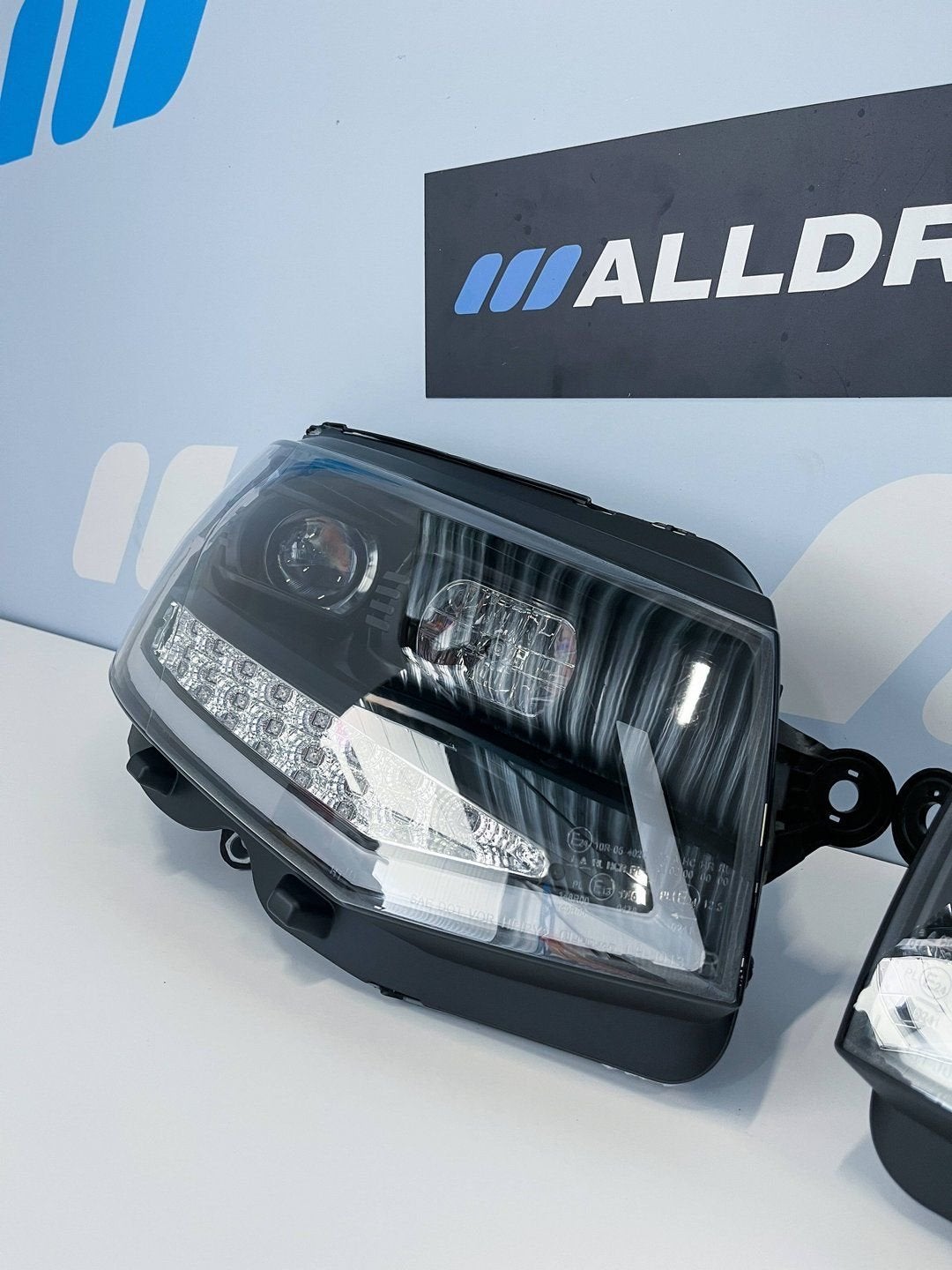 LED Look Koplampen Set VW Transporter T6 Plug & Play Zwart, Neuf, -, -, Enlèvement ou Envoi
