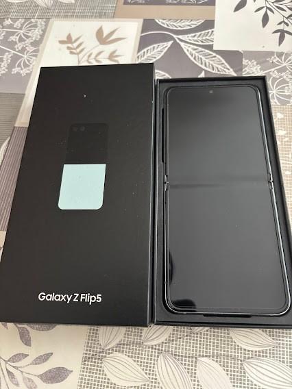 Galaxy Z Flip 5, Telecommunicatie, Mobiele telefoons | Samsung, Ophalen, Overige kleuren, Zo goed als nieuw, Galaxy Z Flip