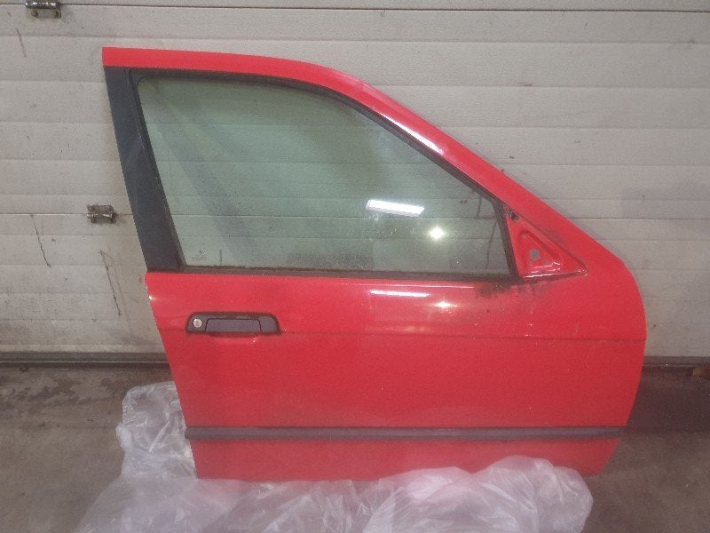PORTIER RECHTS VOOR BMW 3 serie Touring (E36 / 3), Gebruikt, Deur, BMW, Petuelring 130
80809  München, DE