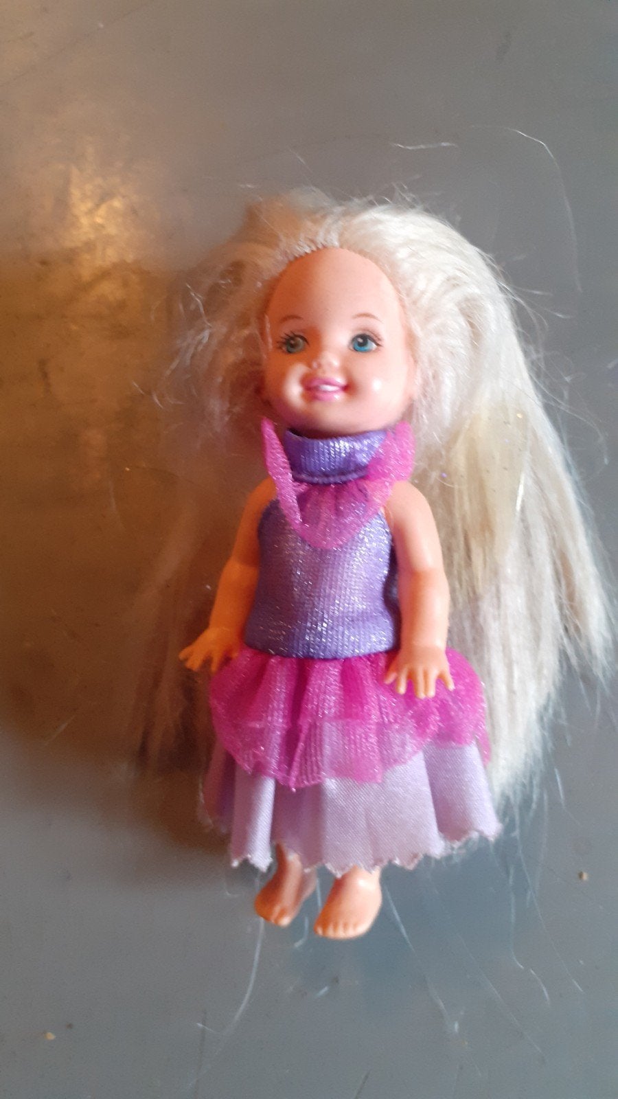poupée barbie puppe shelly robe ailée, Enfants & Bébés, Enlèvement ou Envoi, Barbie